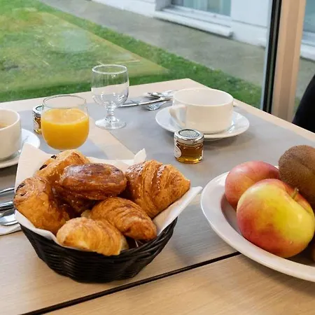 Nemea Aeroport 3*